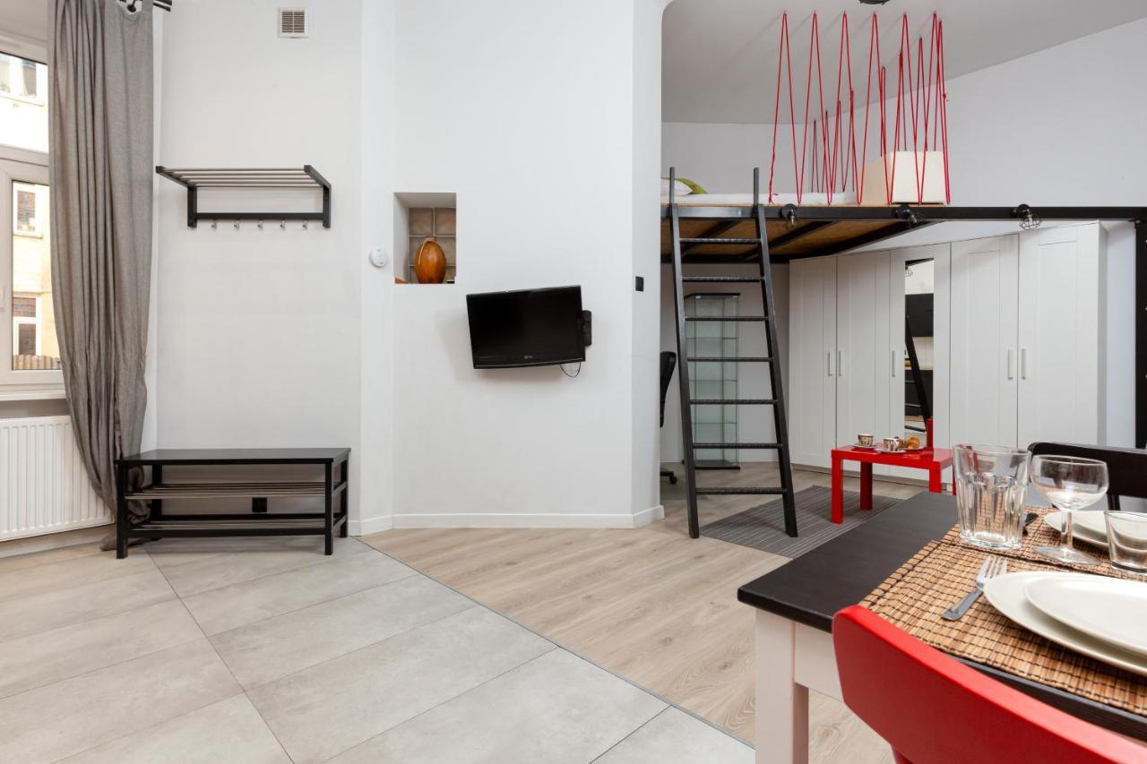 Downtown Studio Apartment Poznanska By Renters ワルシャワ エクステリア 写真